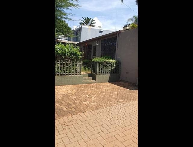 2 BEDROOM HOUSE FOR SALE IN KENSINGTON